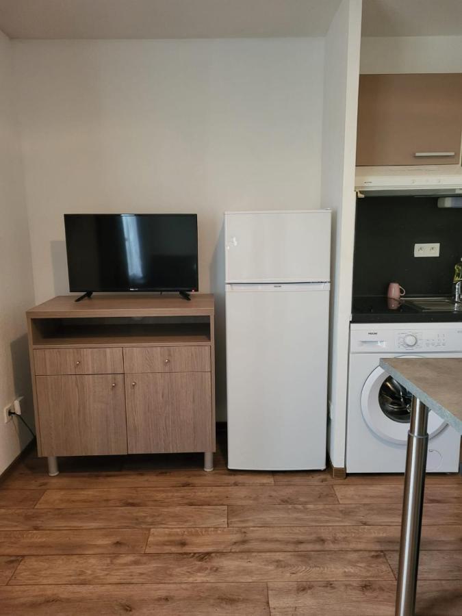 Studio Refait A Neuf Apartment Frejus Ngoại thất bức ảnh
